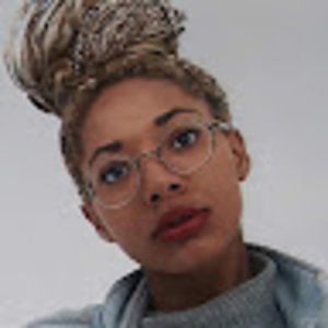 Meet your Posher, Mia